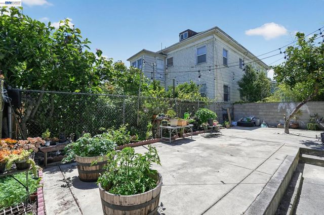 1810 Adeline St, Oakland, CA 94607