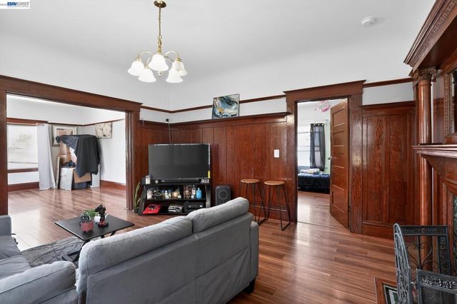 1810 Adeline St, Oakland, CA 94607