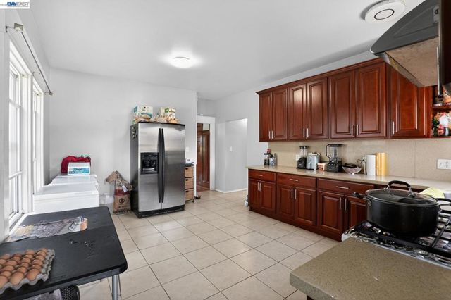 1810 Adeline St, Oakland, CA 94607
