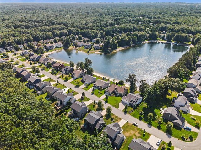 16964 Arbor Way Drive, Nunica, MI 49448