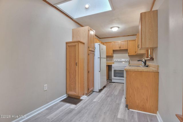 105 Whitestocking Ext, Burgaw, NC 28425