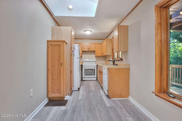 105 Whitestocking Ext, Burgaw, NC 28425