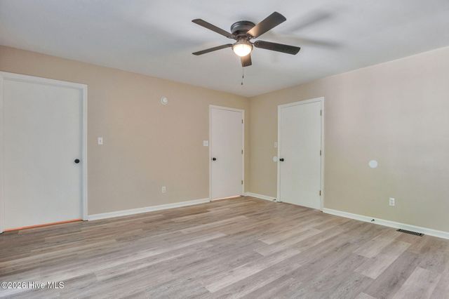105 Whitestocking Ext, Burgaw, NC 28425