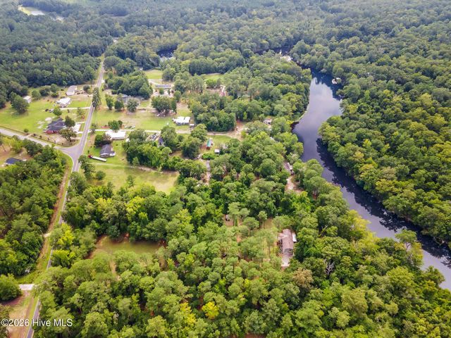 105 Whitestocking Ext, Burgaw, NC 28425