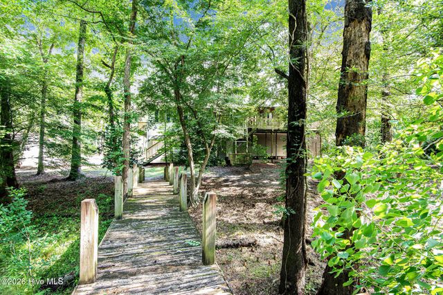105 Whitestocking Ext, Burgaw, NC 28425