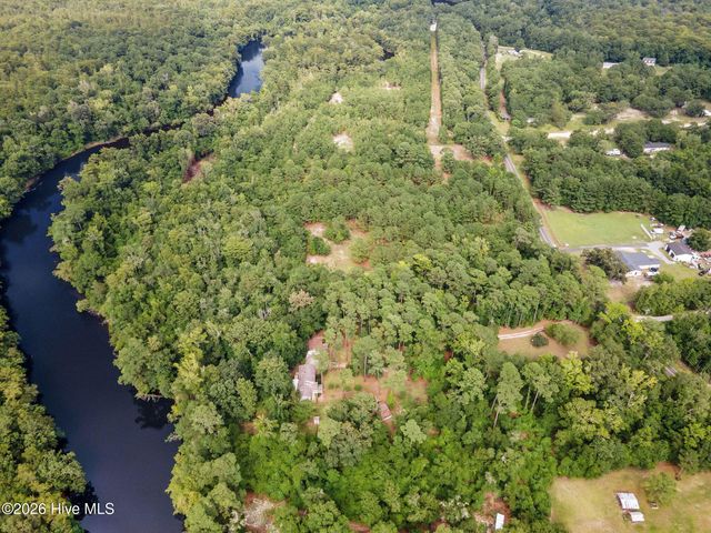 105 Whitestocking Ext, Burgaw, NC 28425