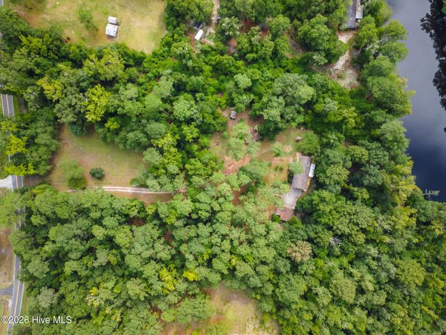105 Whitestocking Ext, Burgaw, NC 28425