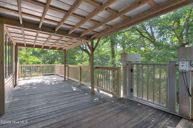 105 Whitestocking Ext, Burgaw, NC 28425