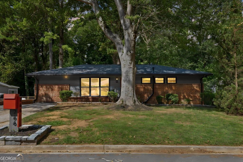 266 Simon Terrace NW, Atlanta, GA 30318 — photo 2