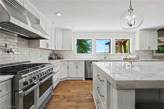 5031 Stone Ridge Drive, Richfield, OH 44286