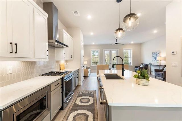 2206 Carlton Court, Atlanta, GA 30318