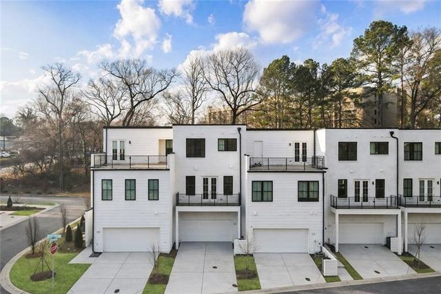 2206 Carlton Court, Atlanta, GA 30318