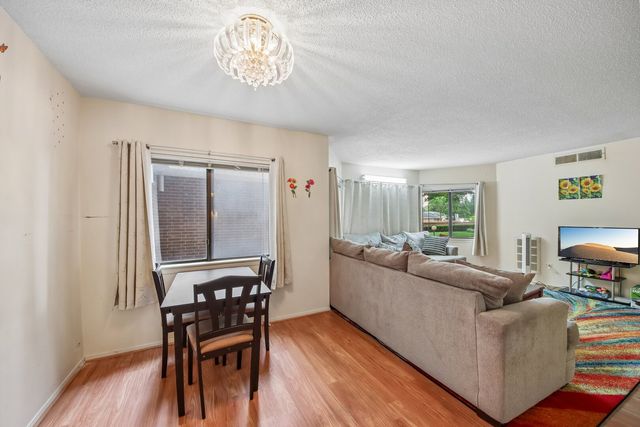 5500 Lincoln Avenue 107, Morton Grove, IL 60053