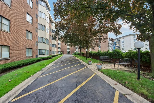 5500 Lincoln Avenue 107, Morton Grove, IL 60053