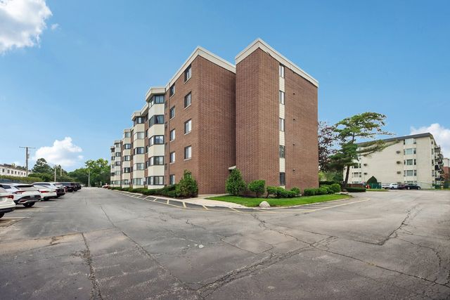 5500 Lincoln Avenue 107, Morton Grove, IL 60053