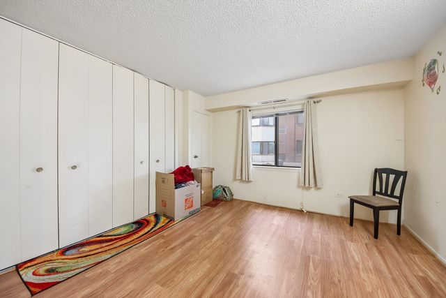 5500 Lincoln Avenue 107, Morton Grove, IL 60053