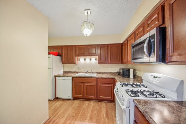 5500 Lincoln Avenue 107, Morton Grove, IL 60053
