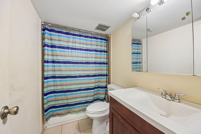 5500 Lincoln Avenue 107, Morton Grove, IL 60053
