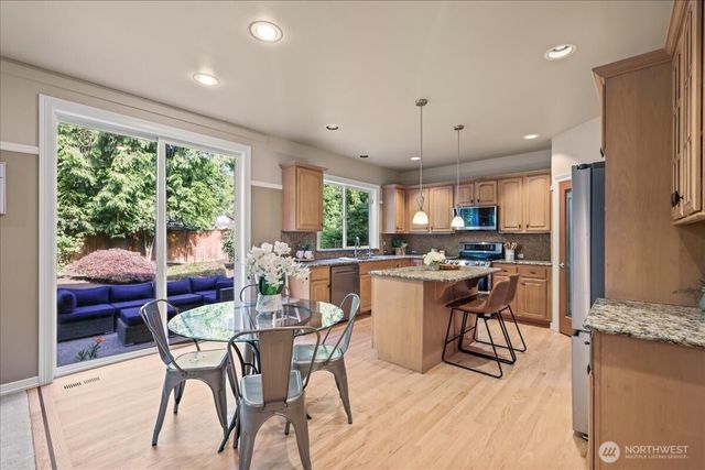 11526 160th Court NE, Redmond, WA 98052