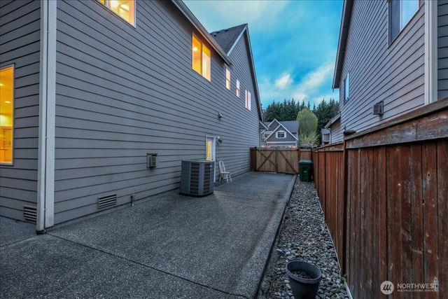 11526 160th Court NE, Redmond, WA 98052