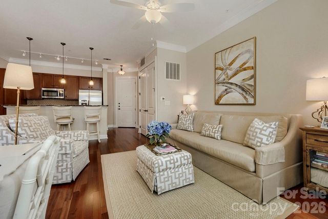 2810 Selwyn Avenue 314, Charlotte, NC 28209