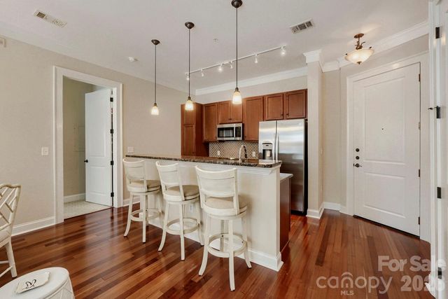 2810 Selwyn Avenue 314, Charlotte, NC 28209