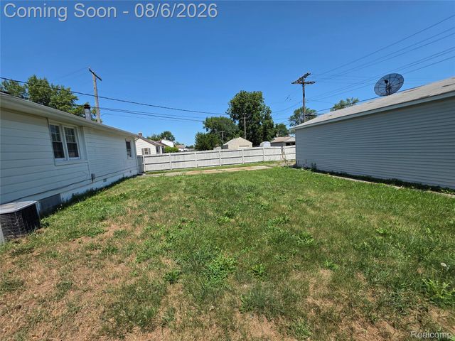 13621 MULBERRY Street, Southgate, MI 48195