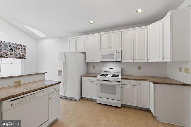 221 CULLEN WAY, Newark, DE 19711