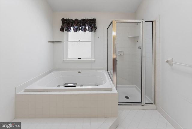 221 CULLEN WAY, Newark, DE 19711