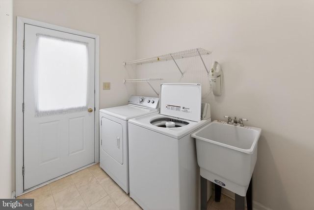 221 CULLEN WAY, Newark, DE 19711