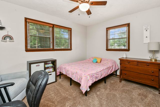 4362 W Weaver Road, Battlefield, MO 65619