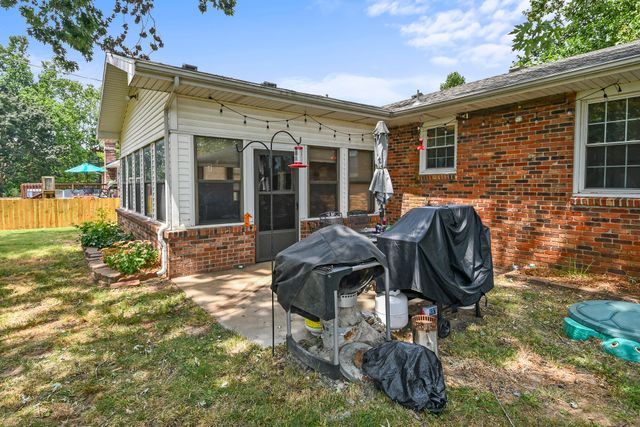 4362 W Weaver Road, Battlefield, MO 65619