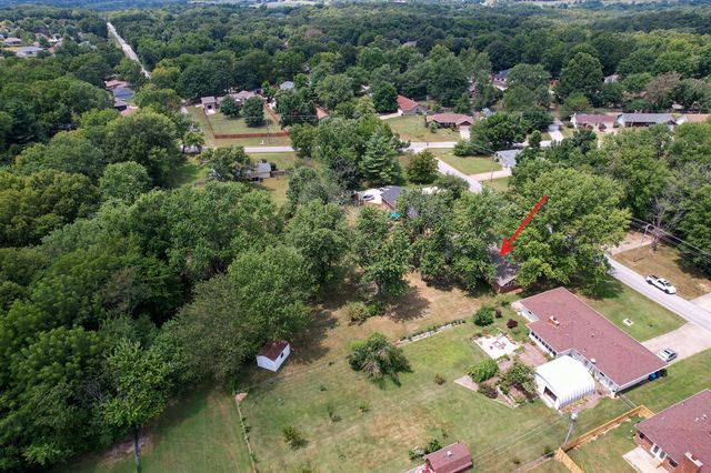 4362 W Weaver Road, Battlefield, MO 65619