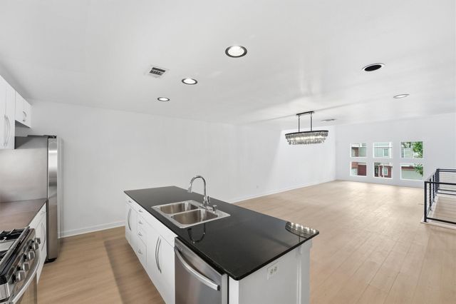 1330 Rosalie Street, Houston, TX 77004