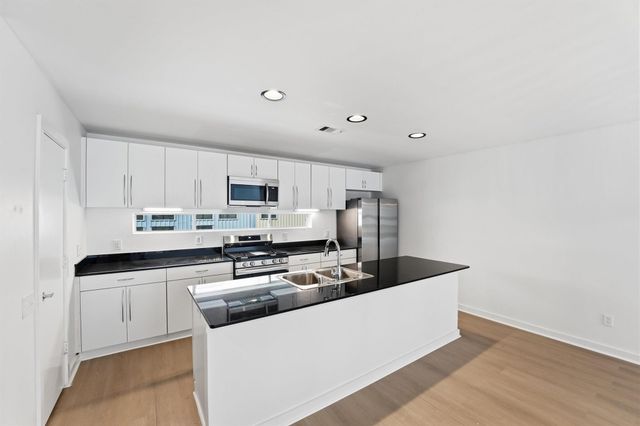 1330 Rosalie Street, Houston, TX 77004