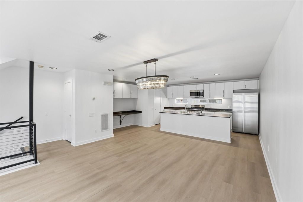 1330 Rosalie Street, Houston, TX 77004