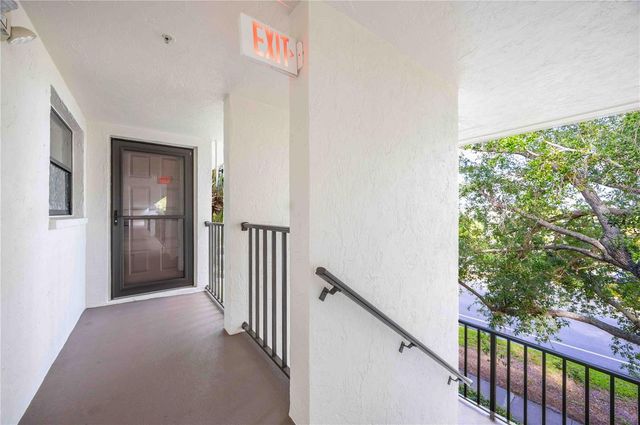 104 CAPRI ISLES BOULEVARD 301, Venice, FL 34292