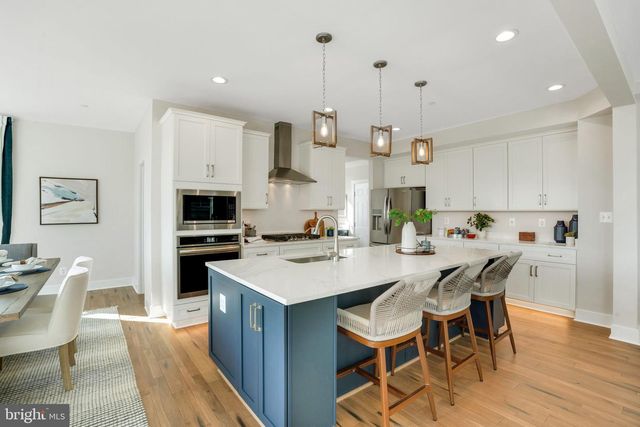 FALLS, Sparks, MD 21152