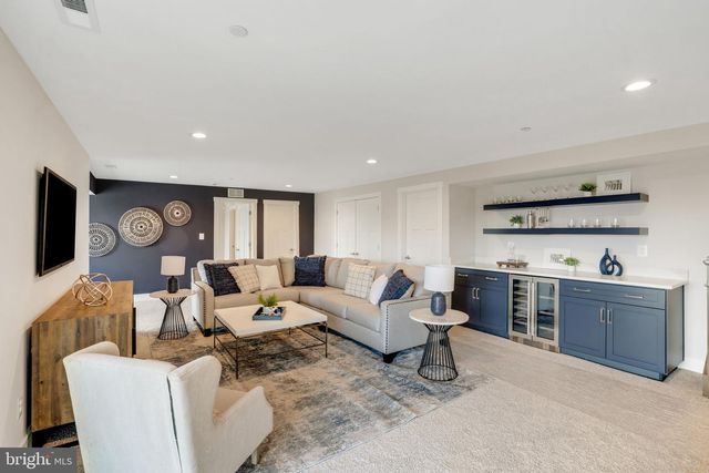 FALLS, Sparks, MD 21152