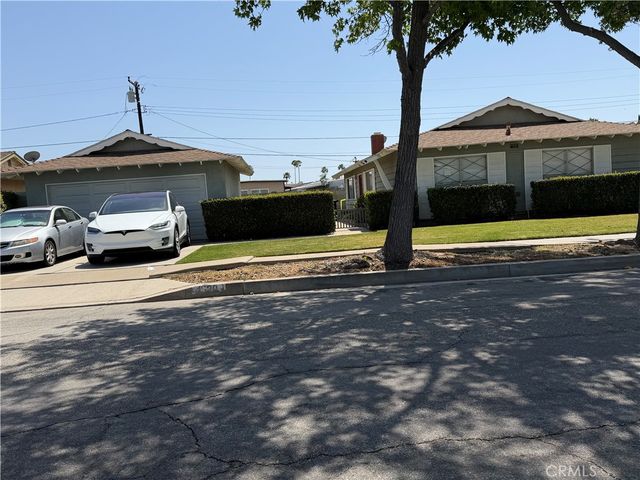 1320 E Trenton, Orange, CA 92867
