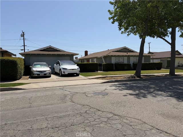 1320 E Trenton, Orange, CA 92867