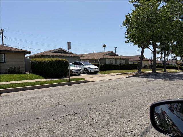 1320 E Trenton, Orange, CA 92867