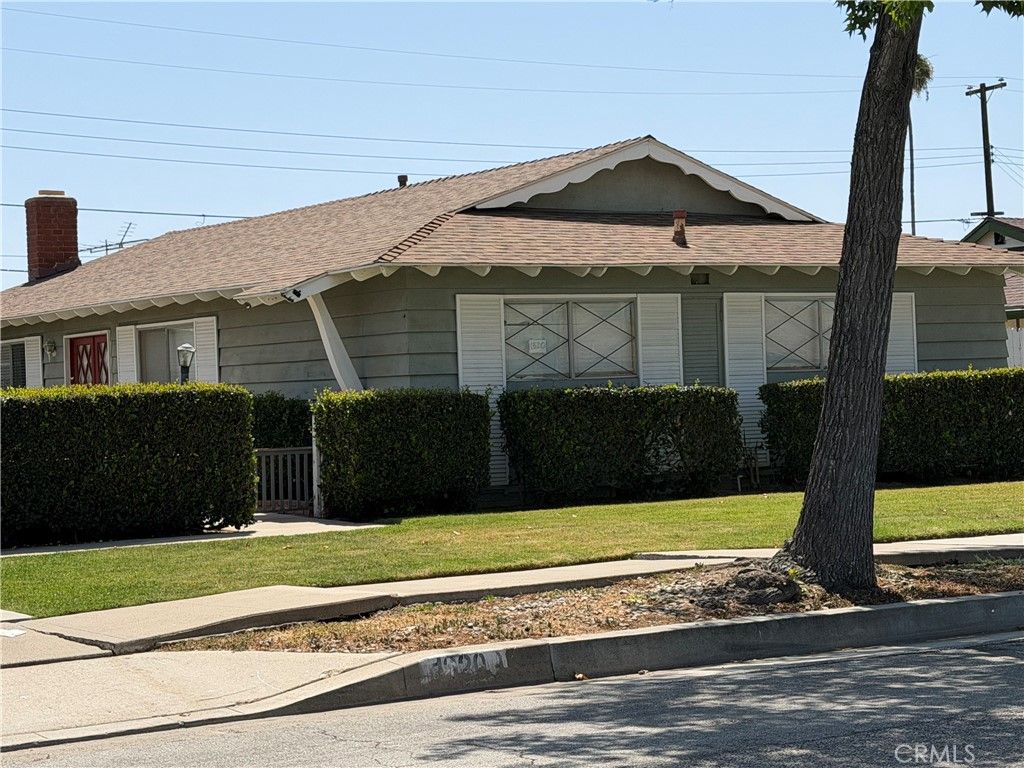 1320 E Trenton, Orange, CA 92867