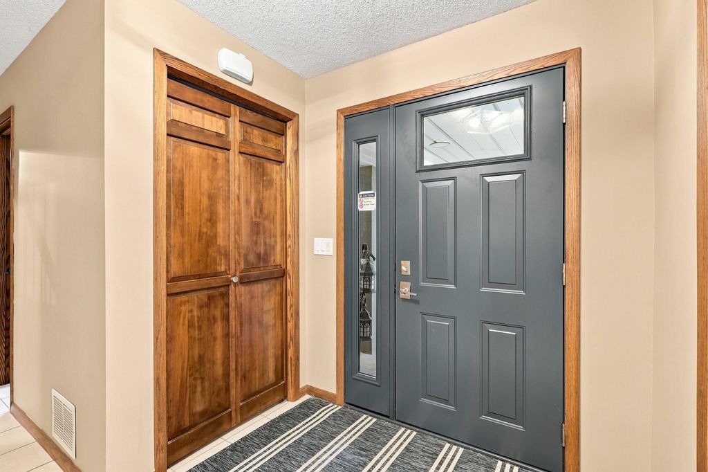 2917 Sequoia Court, Burnsville, MN 55337 — photo 2
