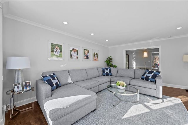 610 Drexel Avenue, Glencoe, IL 60022