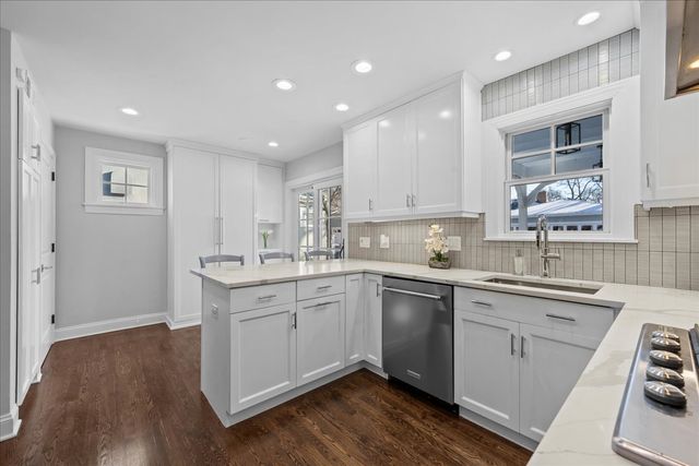 610 Drexel Avenue, Glencoe, IL 60022