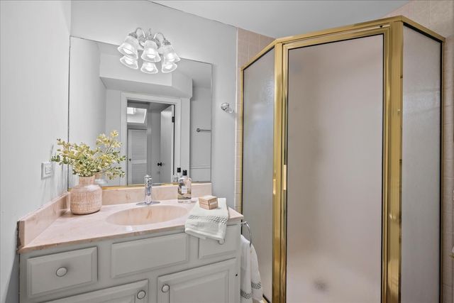 610 Drexel Avenue, Glencoe, IL 60022