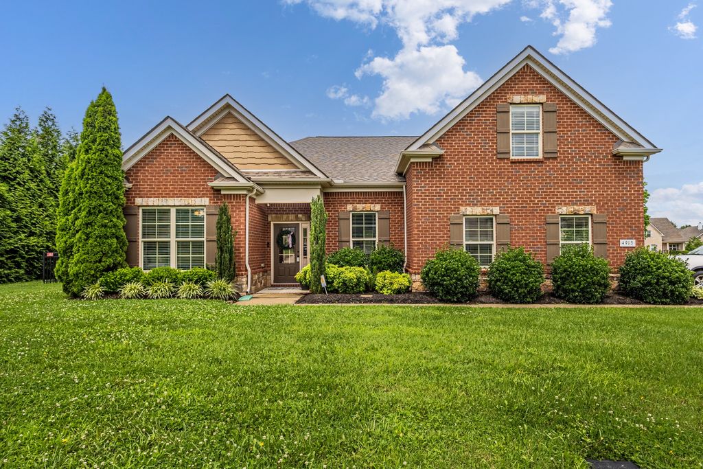 4913 Heroes Ln, Murfreesboro, TN 37129