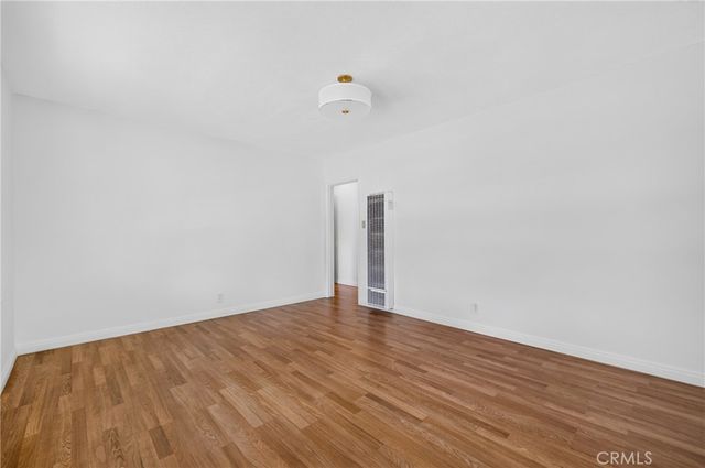 837 N 10th Avenue, Upland, CA 91786