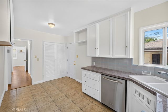 837 N 10th Avenue, Upland, CA 91786